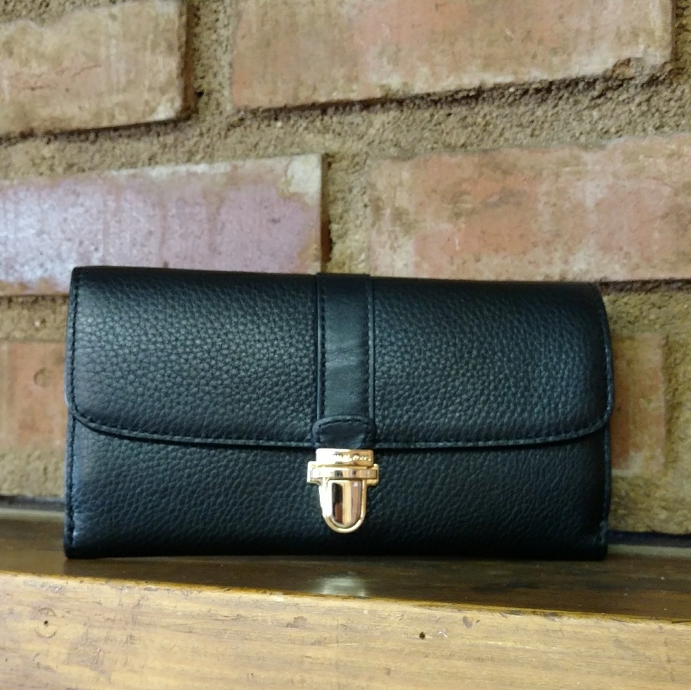 Michael Kors Charlton Black Wallet